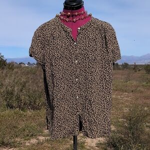 Old Navy Leopard Cheetah Print Button up Shirt XL